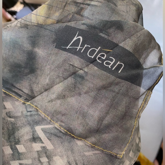 Armenian 100% Silk Scarf Hand Made in Yerevan Yellow/Grey St. Gregory Prayer NWT - Picture 15 of 16